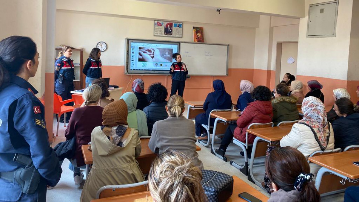 En İyi Narkotik Polisi Anne 